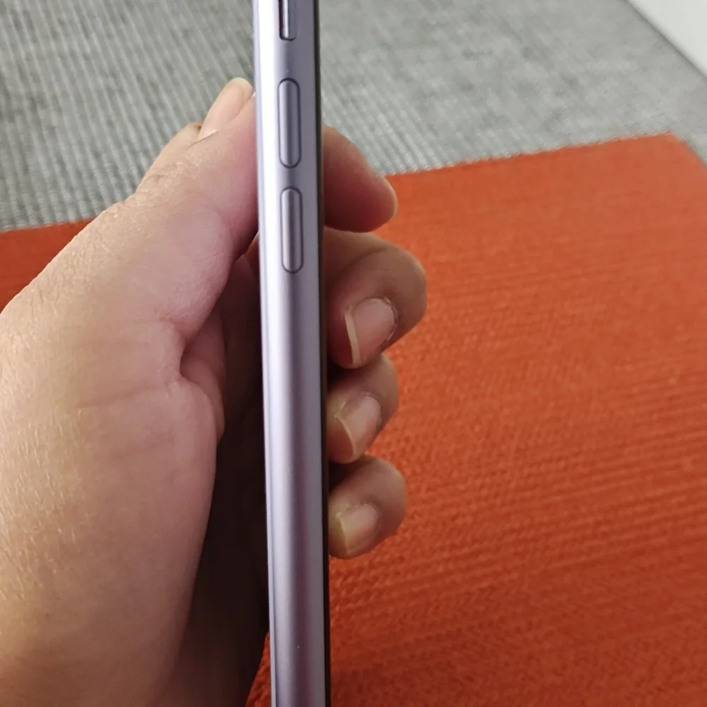 Apple iPhone 11 in Soft Purple